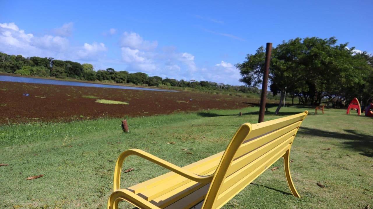 Apartamento Espetacular Na Melhor Praia Da Bahia, Guarajuba E Uma Das Unicas Praias Com Selo Azul Do Brasil -Luxo, Lazer, Diversao E Tranquilidade! Projetado Para Que Voce Tenha A Melhor Experiencia Em Hospedagem - Condominio Tipo Resort, O Mais Proc Camaçari Εξωτερικό φωτογραφία